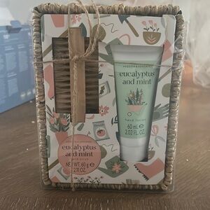 Asquith & Somerset Eucalyptus and Mint hand scrub set